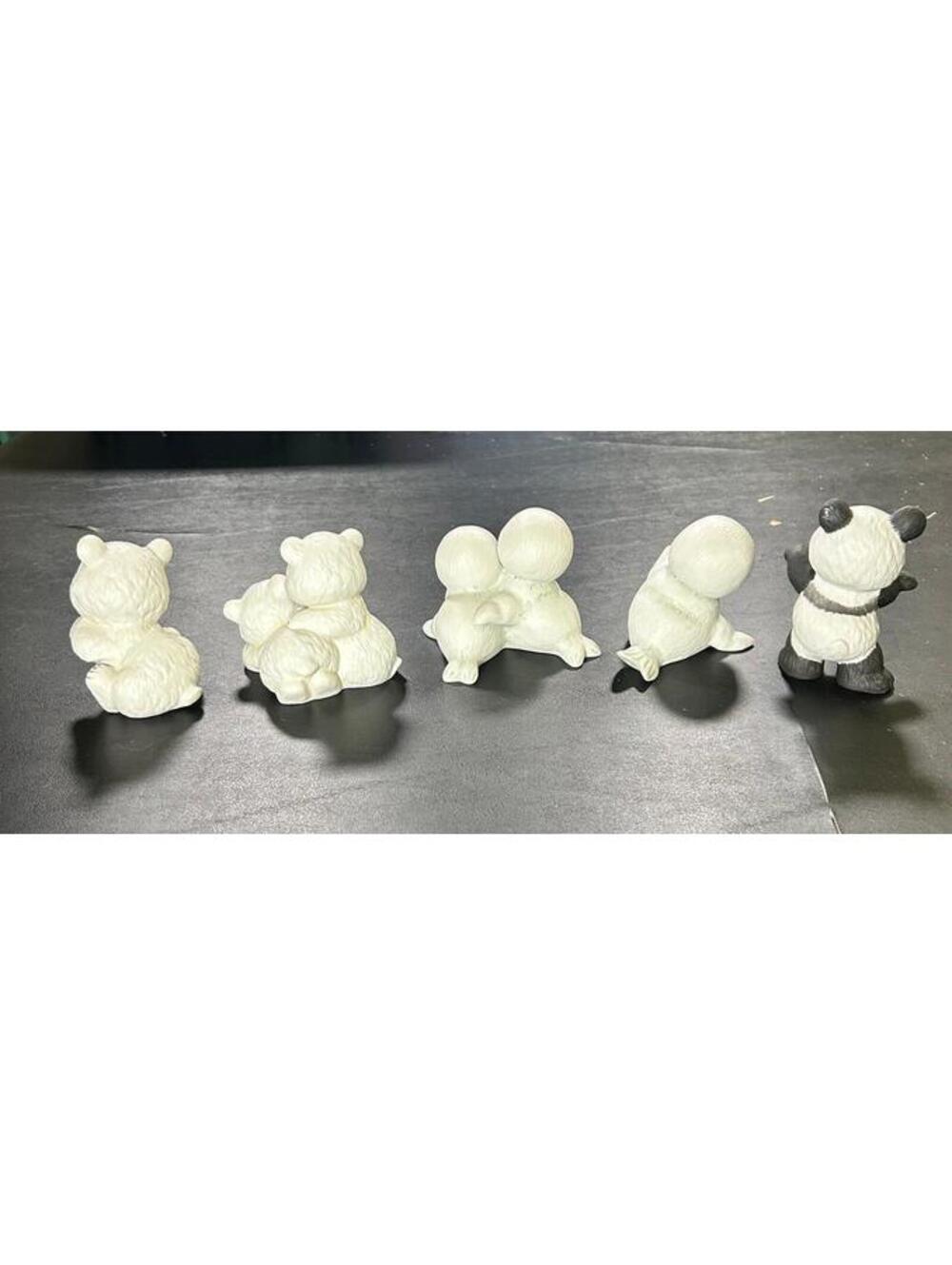 Figurines - Picture 2 of 4